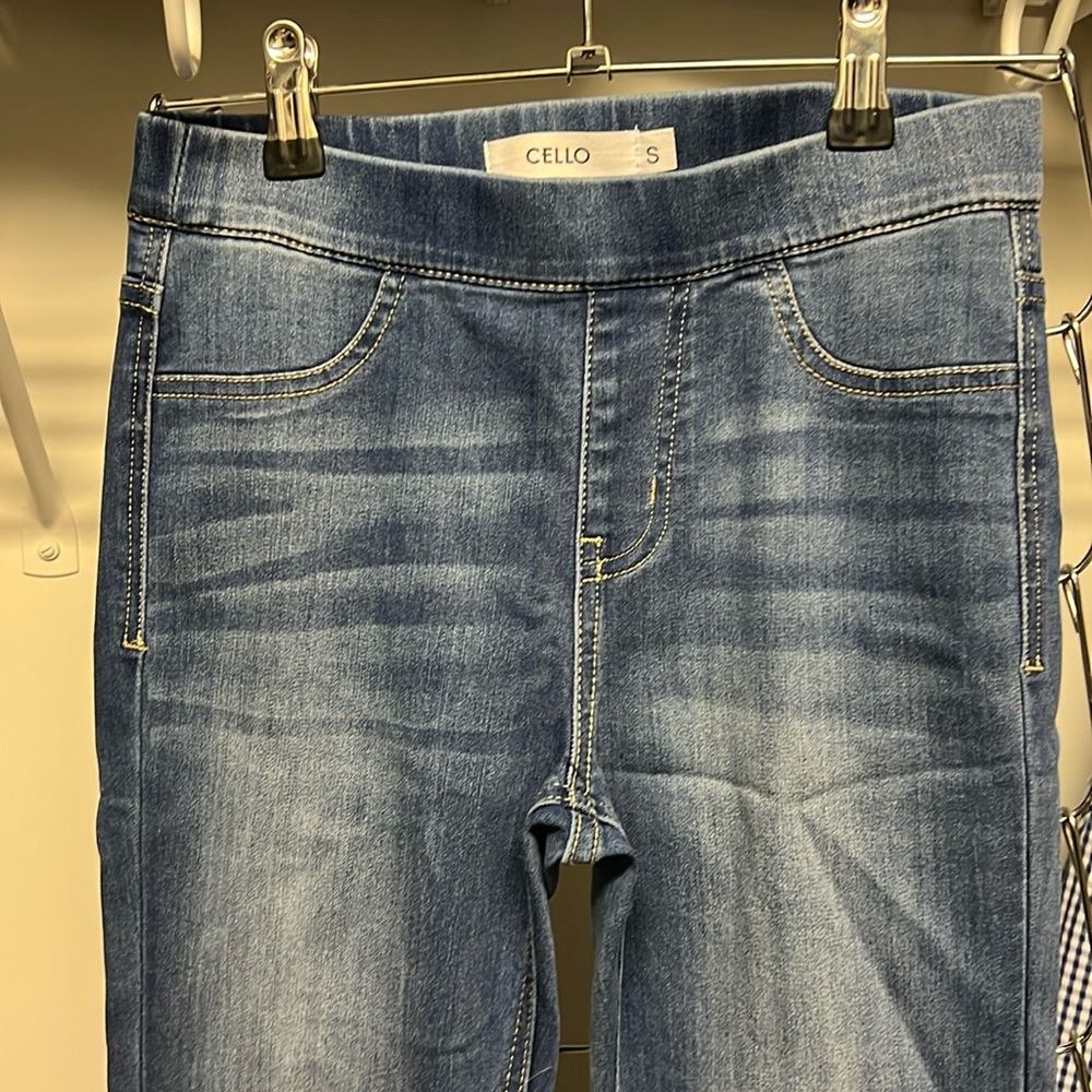 Cello pull on flares